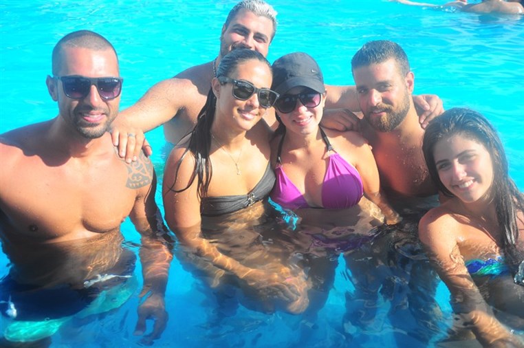 Cyan Sunday Club Lets Carnival